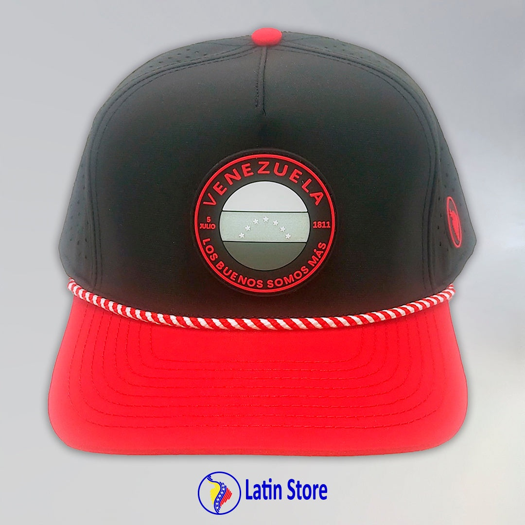Gorra Latin Store "Los Buenos Somos Más" Snapback en Negro y Rojo