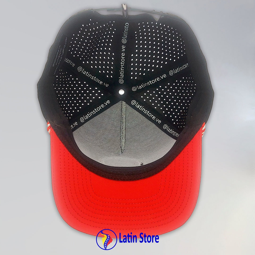 Gorra Latin Store "Los Buenos Somos Más" Snapback en Negro y Rojo
