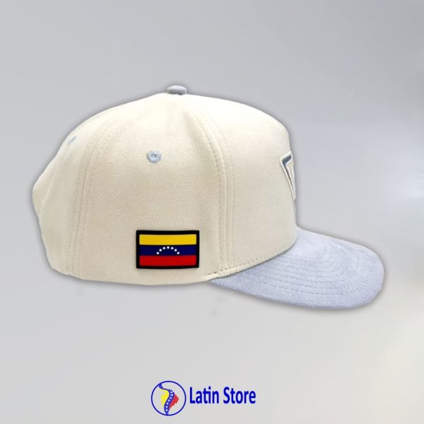 Gorra "Latin Store VE - Heritage Sky Blue Suede" | Edición Limitada Premium Gorra "Latin Store VE - Heritage Sky Blue Suede" | Edición Limitada Premium